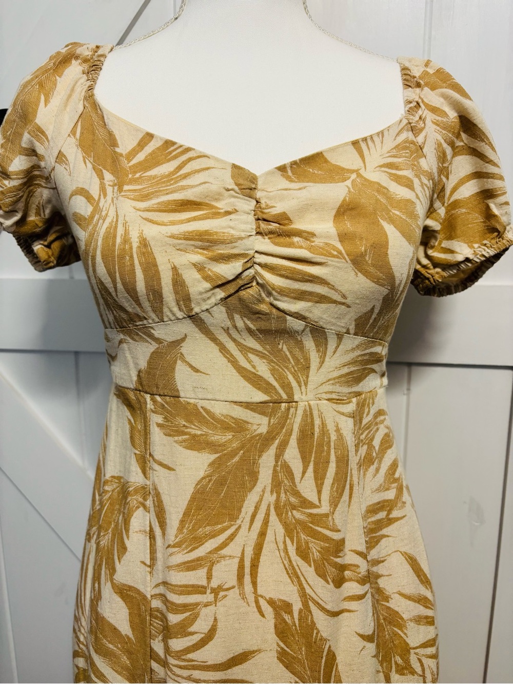Jessica Simpson Cream and Mustard Leaf-Print Puff Sleeve Dress